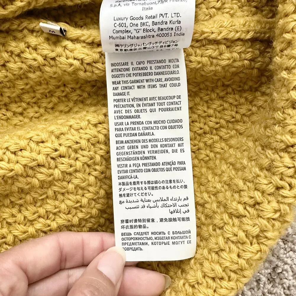 GUCCI V-Neck Cable Knit Wool Sweater Detachable Sleeve in Yellow Size Medium